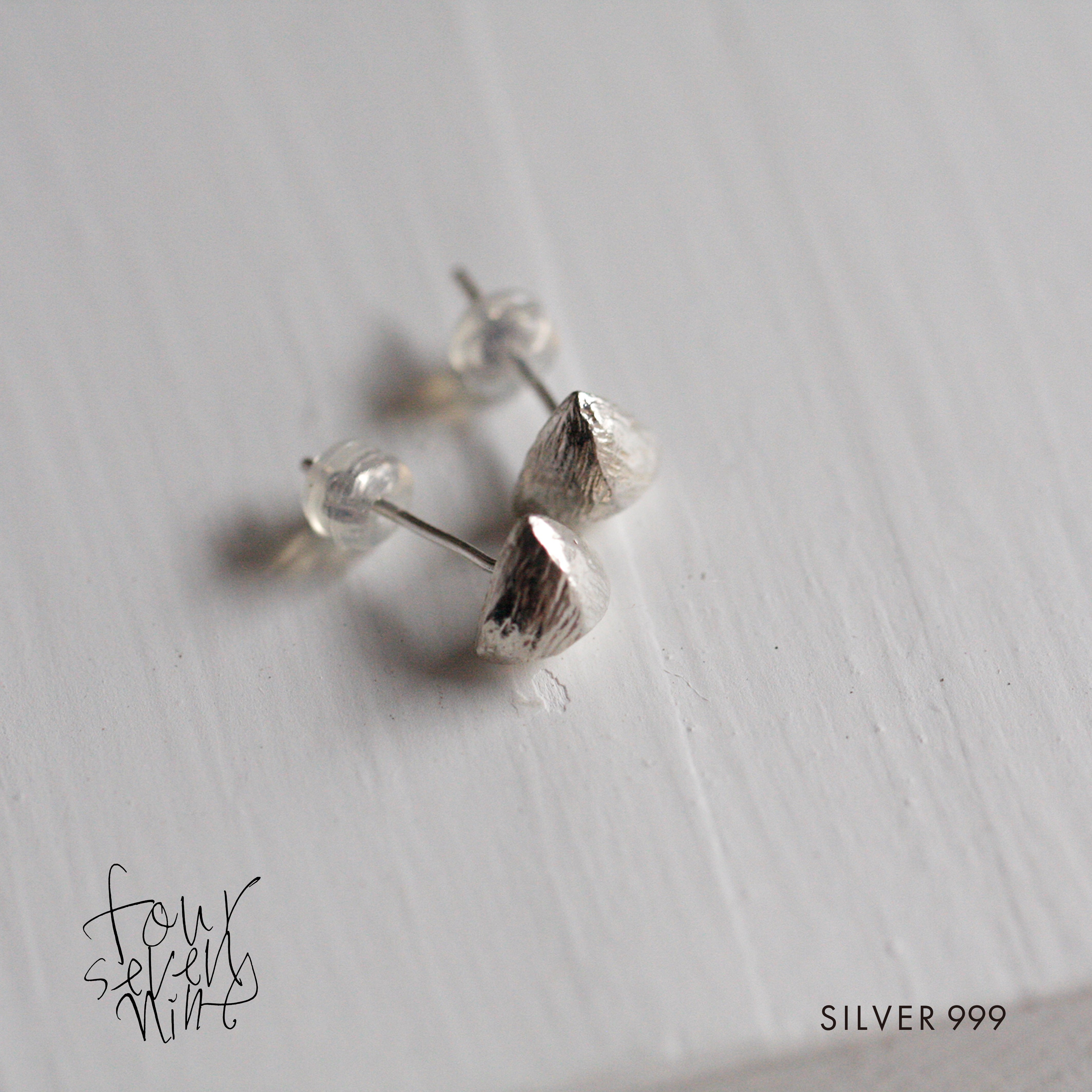 04-111 | PIERCED EARRING | four seven nine