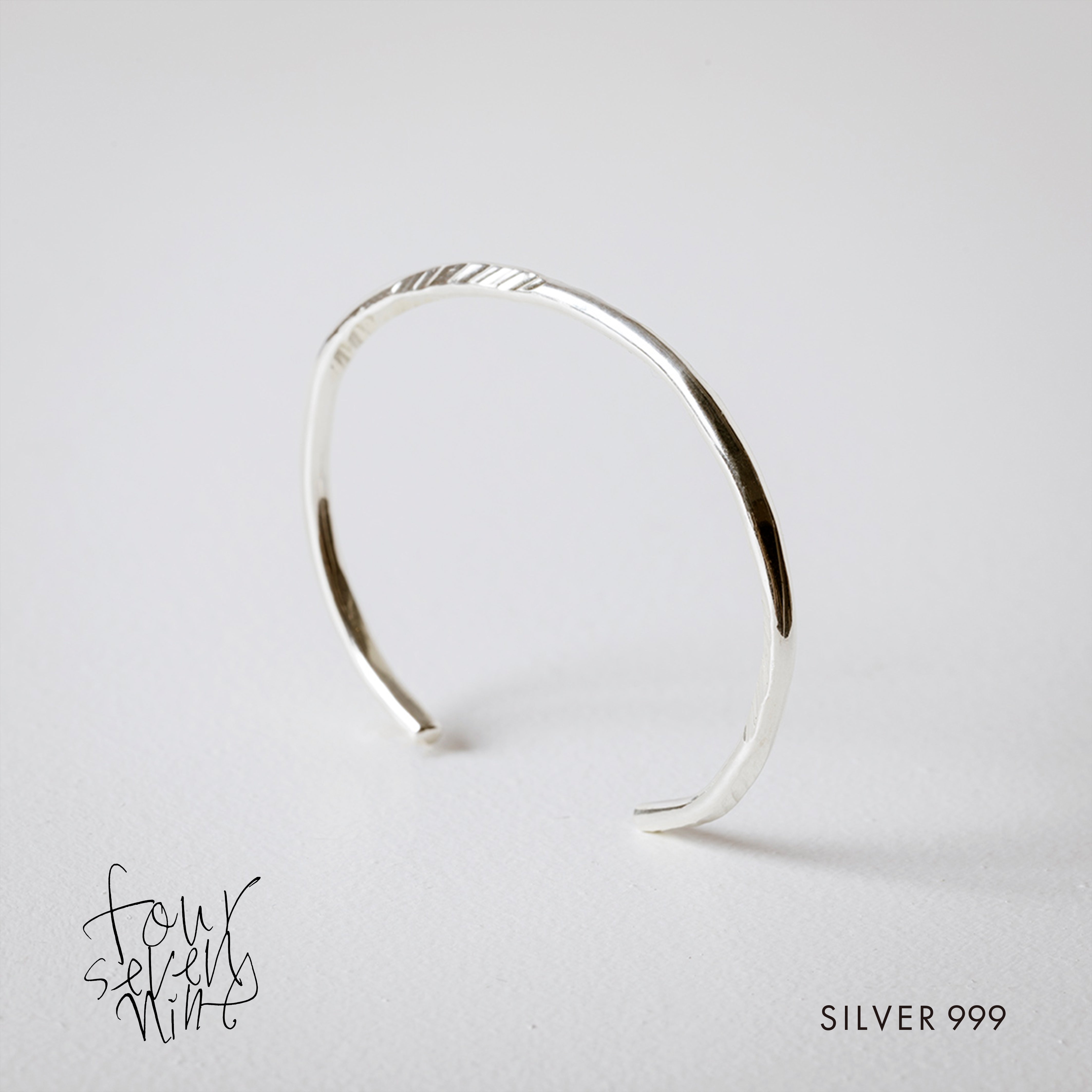02-014 | BANGLE | four seven nine