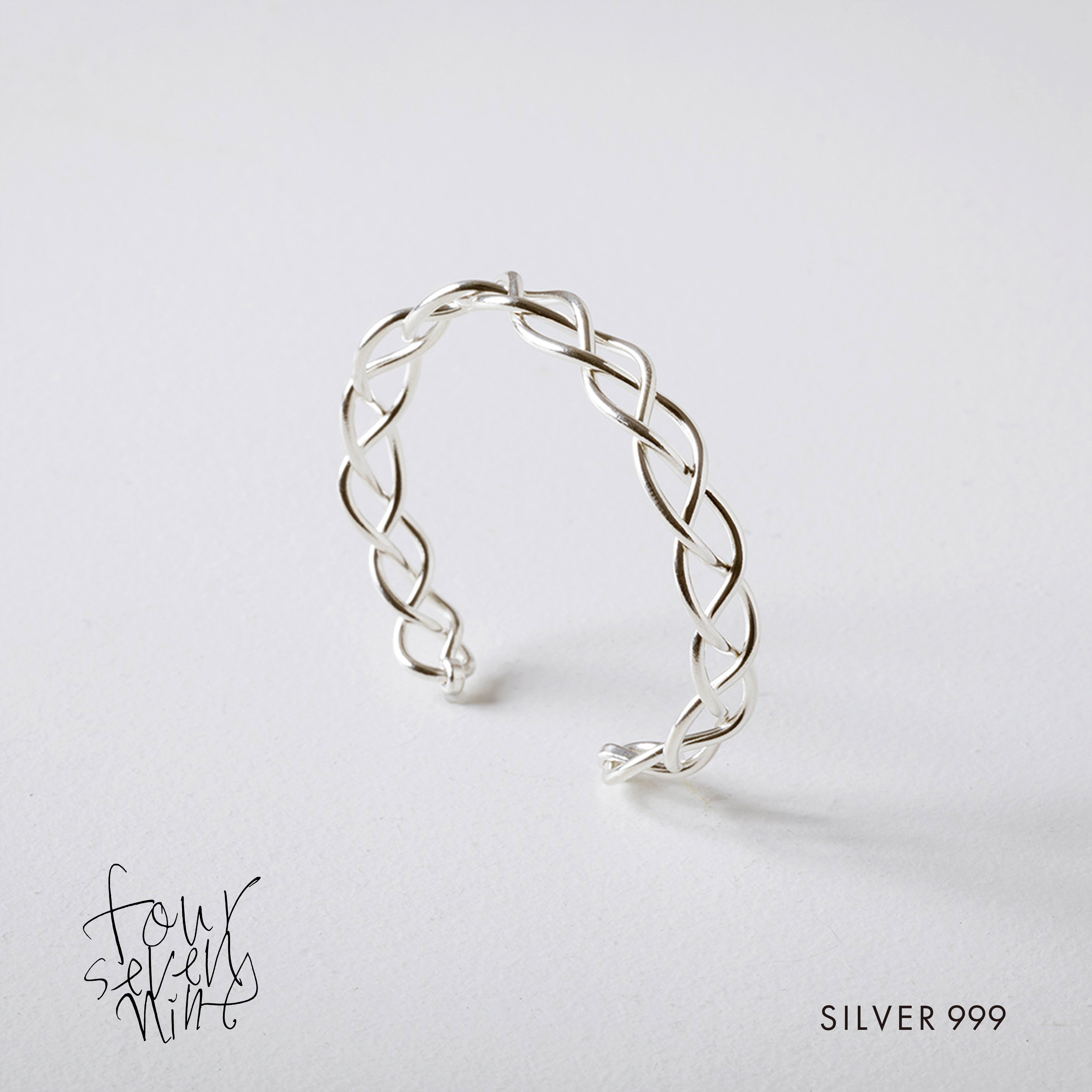 02-105 | BANGLE | four seven nine