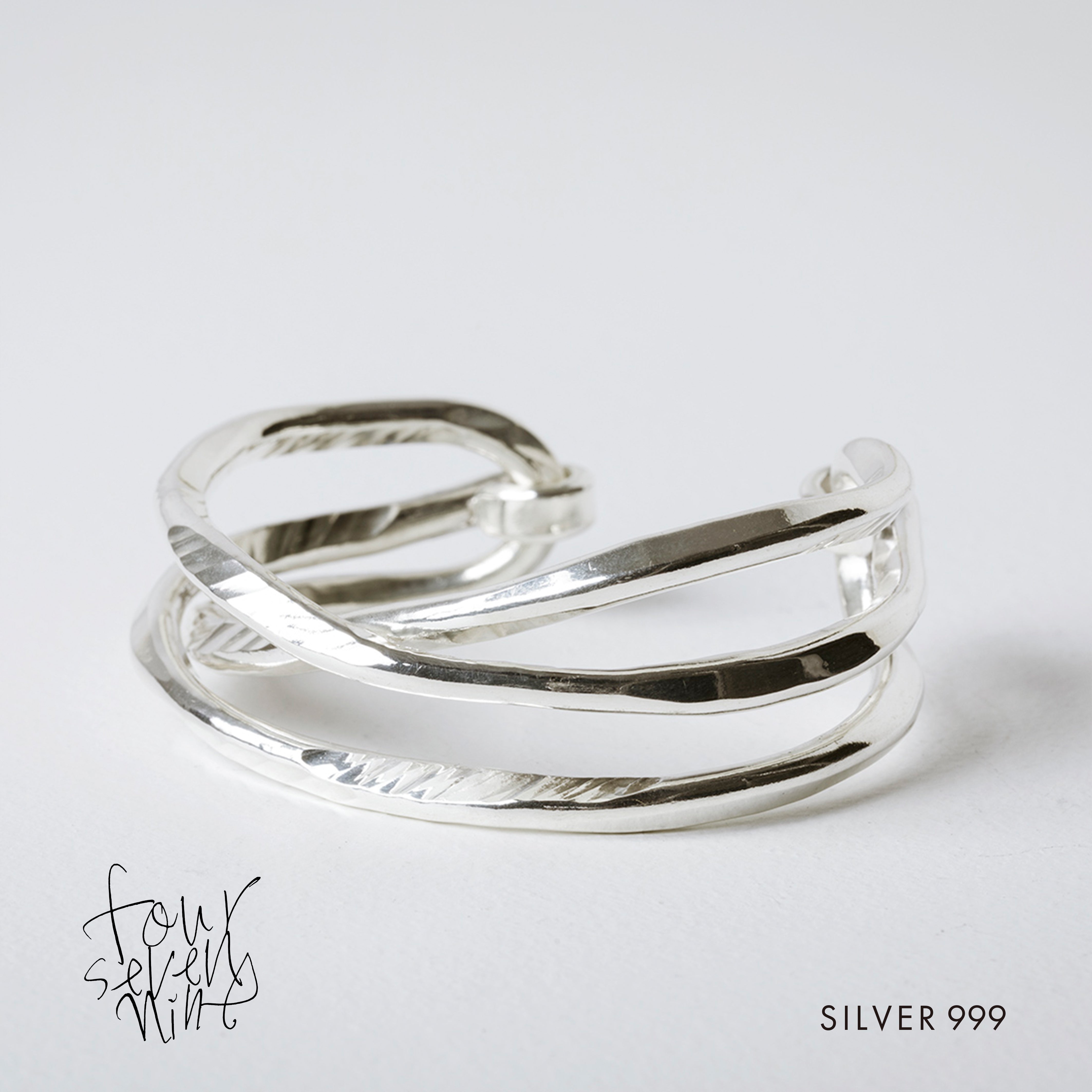 02-155 | BANGLE | four seven nine