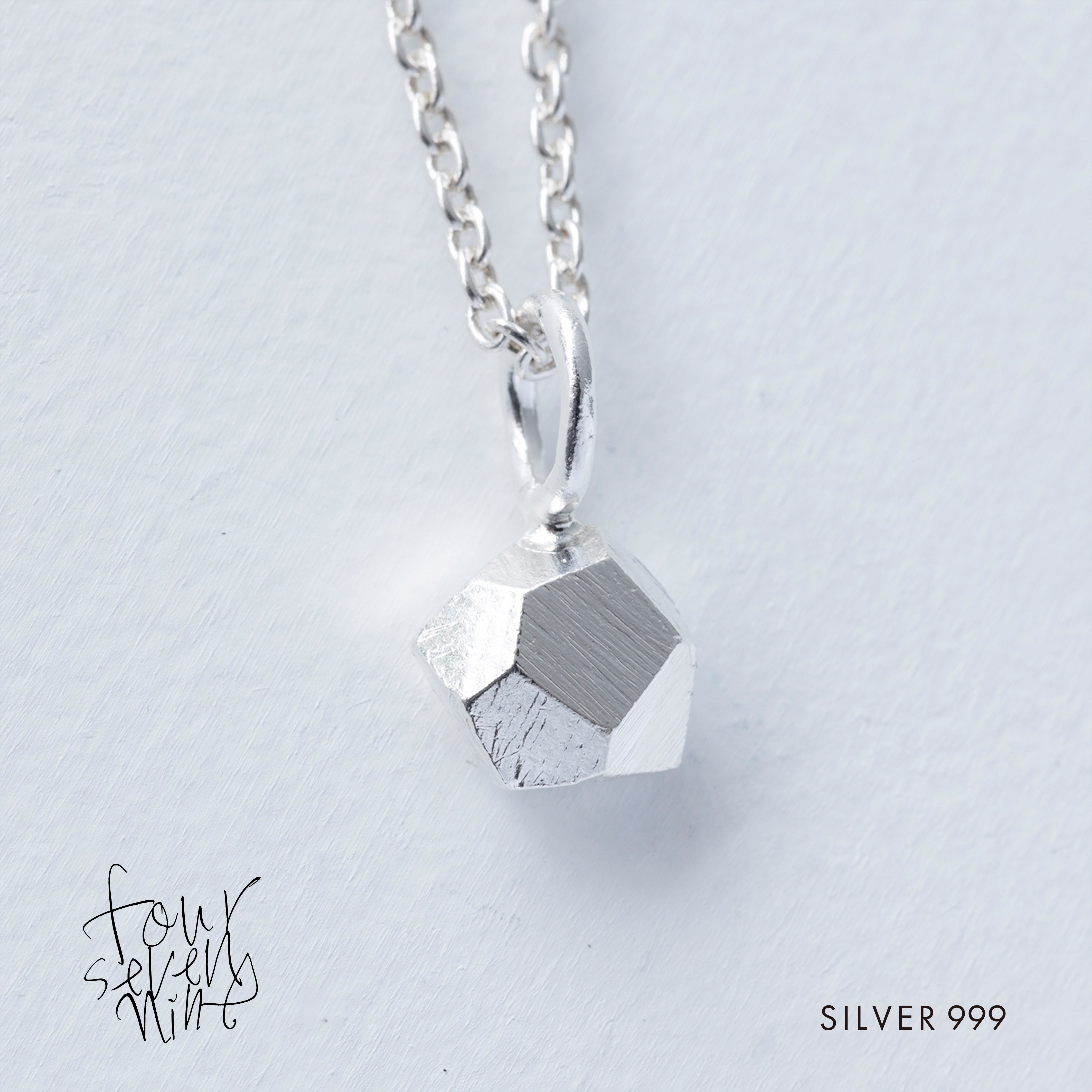 08-245 | NECKLACE | four seven nine
