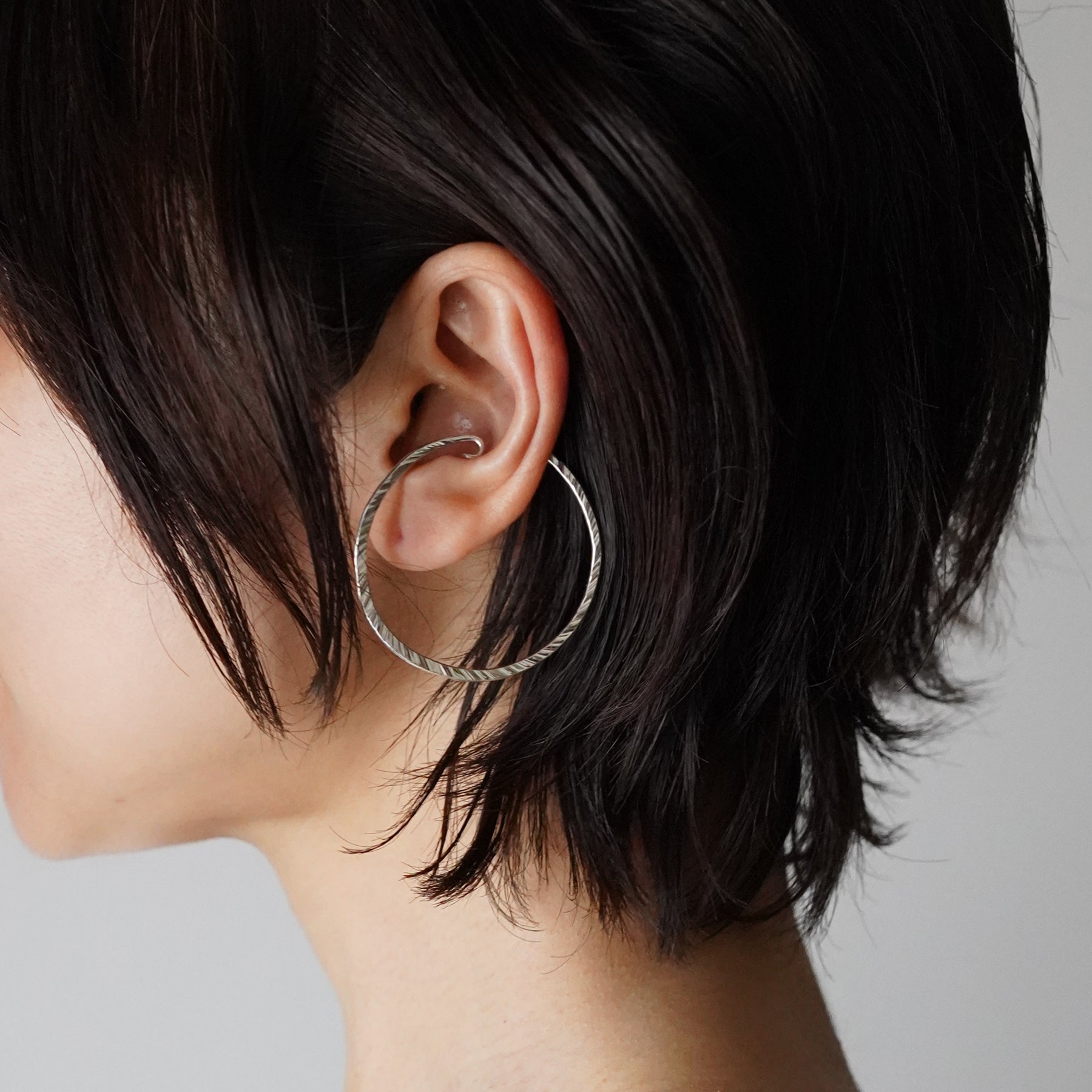 05-079 | EAR CUFF | four seven nine