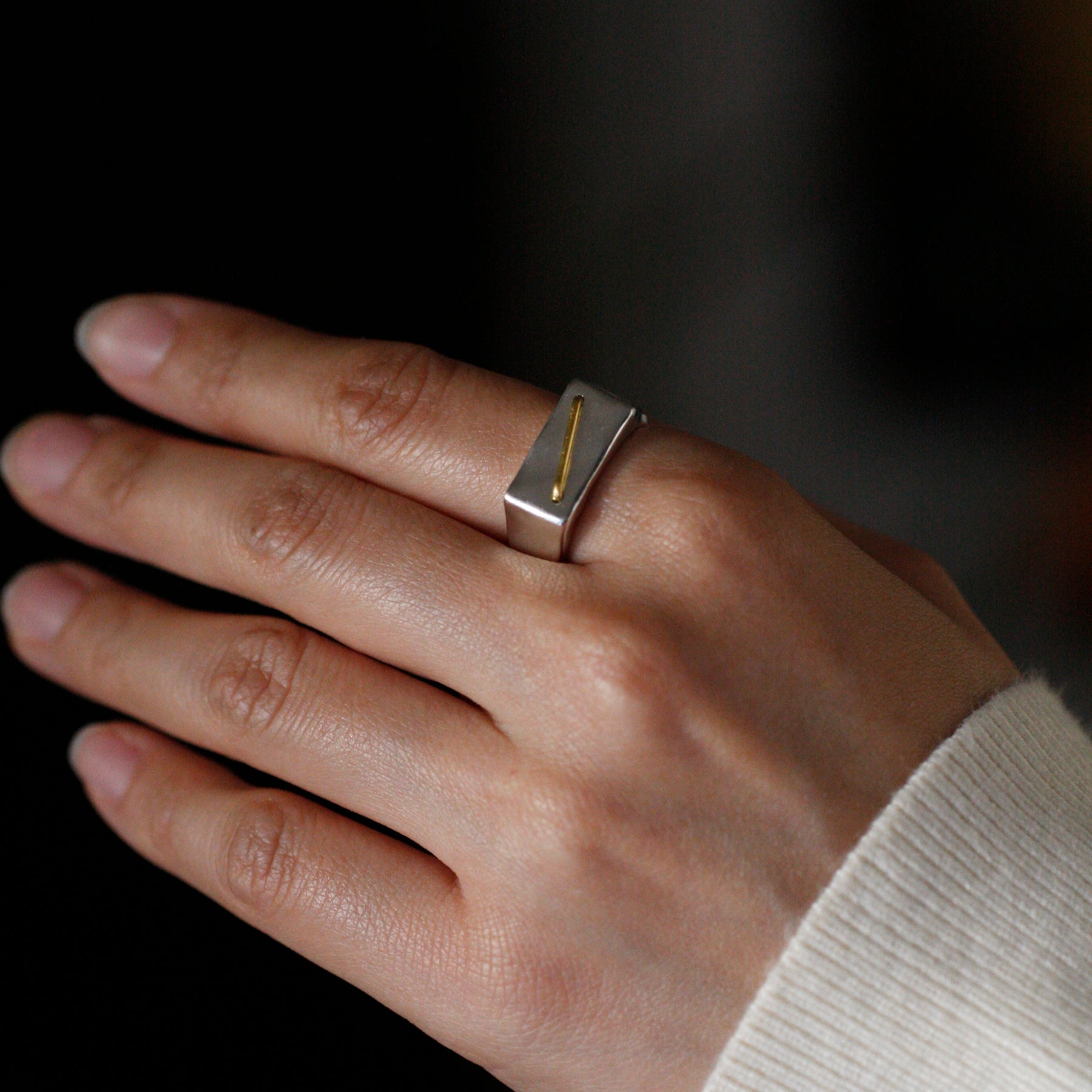 01-254 | RING | four seven nine