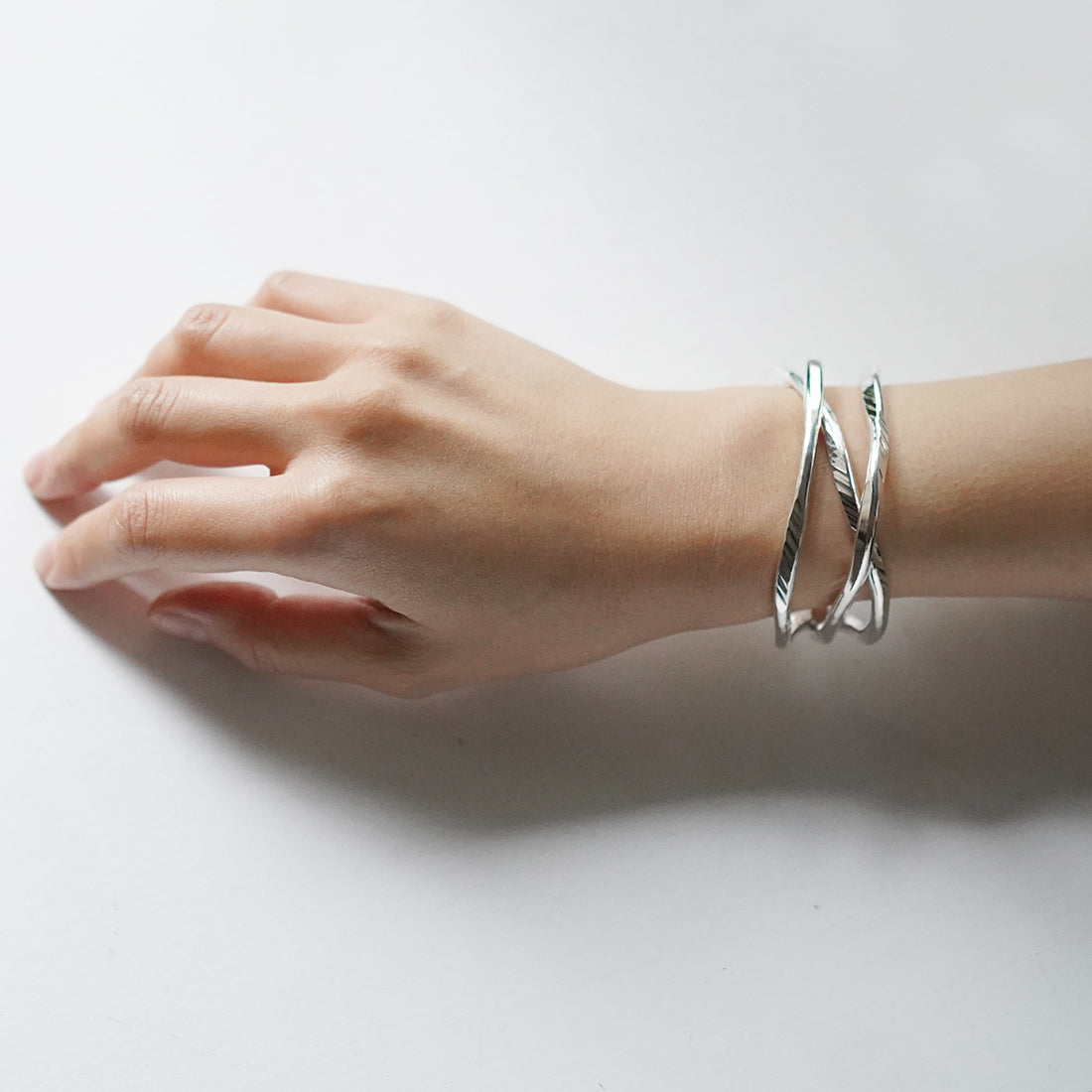 02-155 | BANGLE | four seven nine