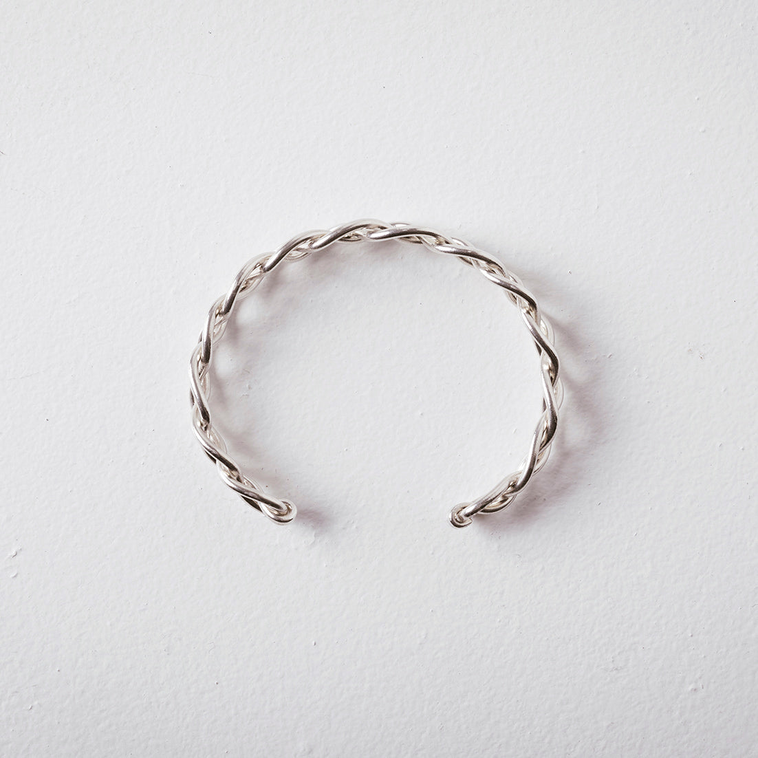 02-105 | BANGLE | four seven nine
