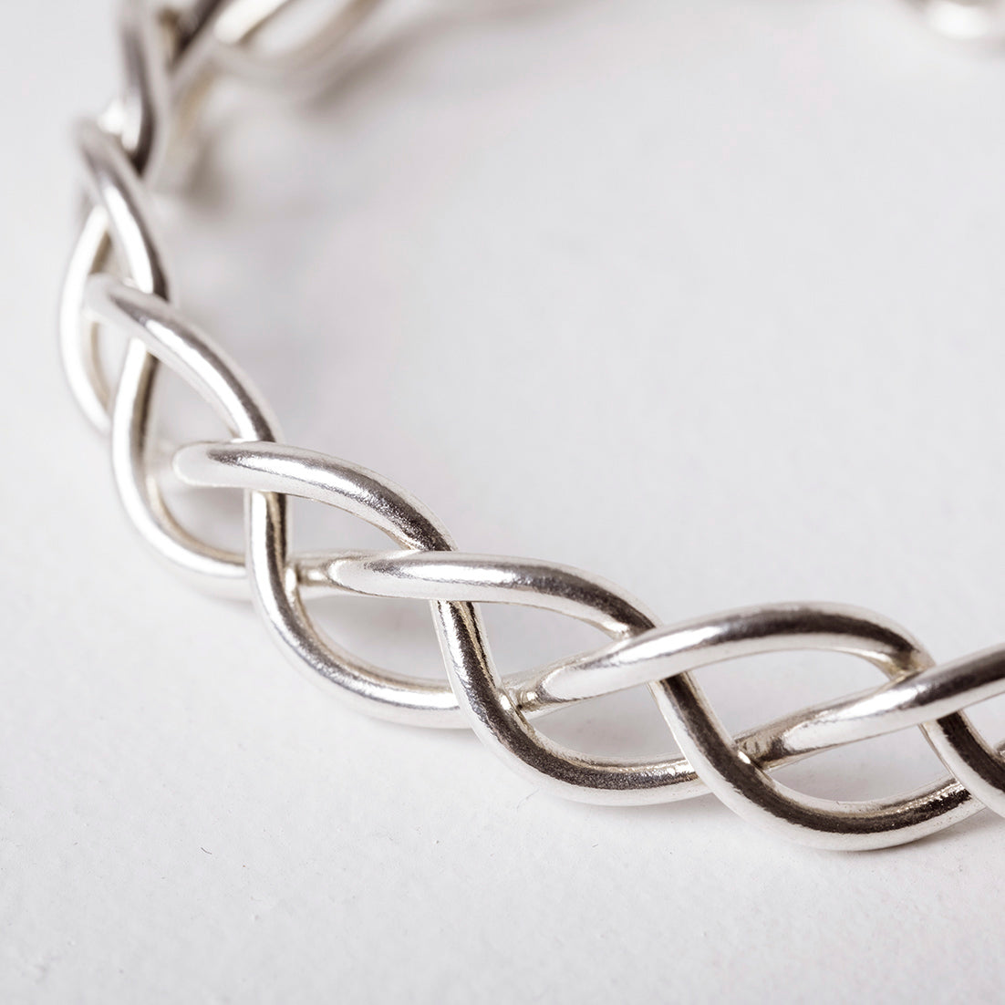 02-105 | BANGLE | four seven nine